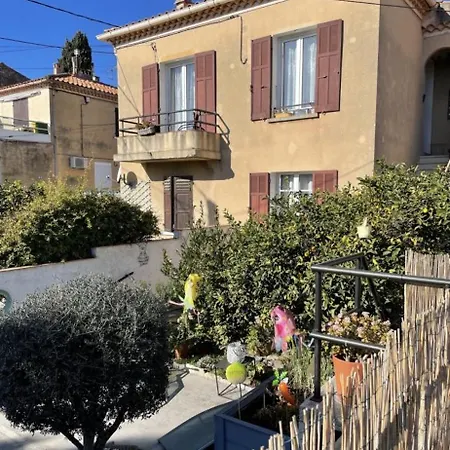 Maison Et Jardin بيت للعطل